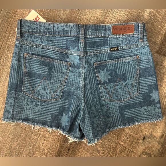 Wrangler Mid-Rise Vintage Short- Size 4 - Picture 2 of 8